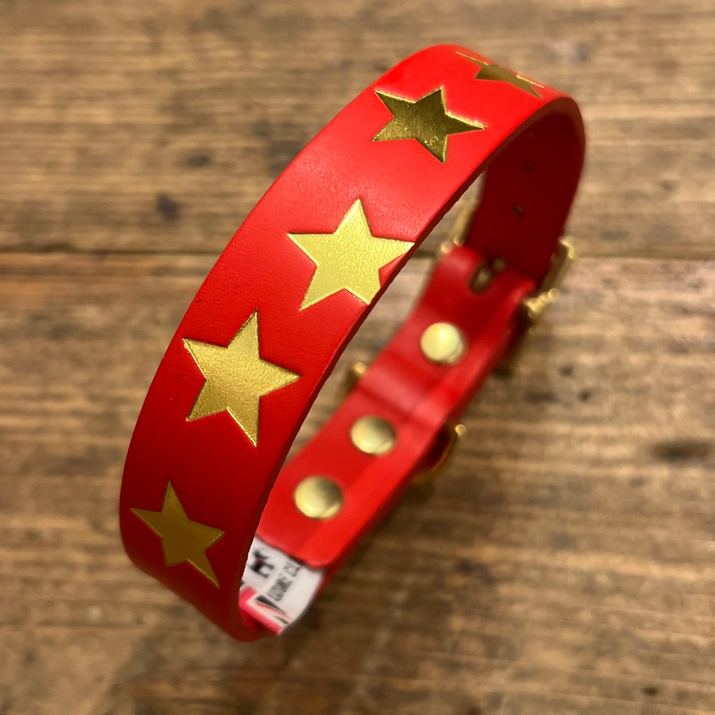 Star printed leather collars and cuffs